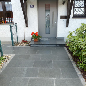 Helmes Gartenbau - Pflasterarbeiten und Wege