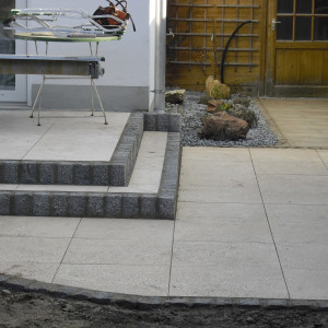 Helmes Gartenbau - Podeste und Treppen