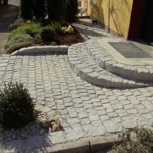 Helmes Gartenbau - Podeste und Treppen