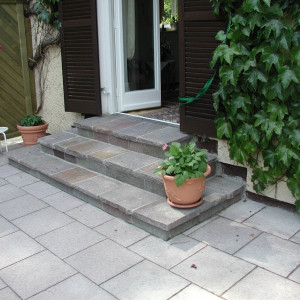 Helmes Gartenbau - Podeste und Treppen
