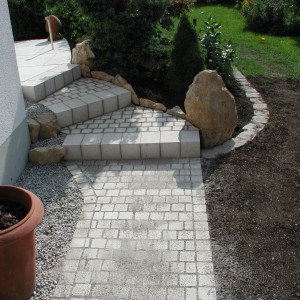 Helmes Gartenbau - Podeste und Treppen