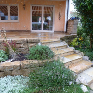 Helmes Gartenbau - Podeste und Treppen