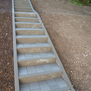 Helmes Gartenbau - Podeste und Treppen