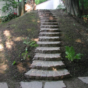 Helmes Gartenbau - Podeste und Treppen