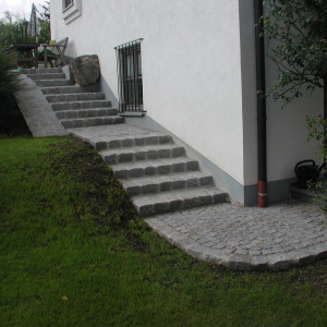 Helmes Gartenbau - Podeste und Treppen