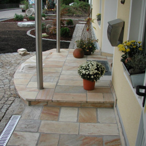 Helmes Gartenbau - Podeste und Treppen