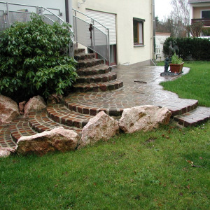 Helmes Gartenbau - Podeste und Treppen